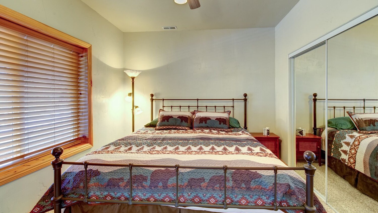 Photo of Bedroom in Mammoth Creek