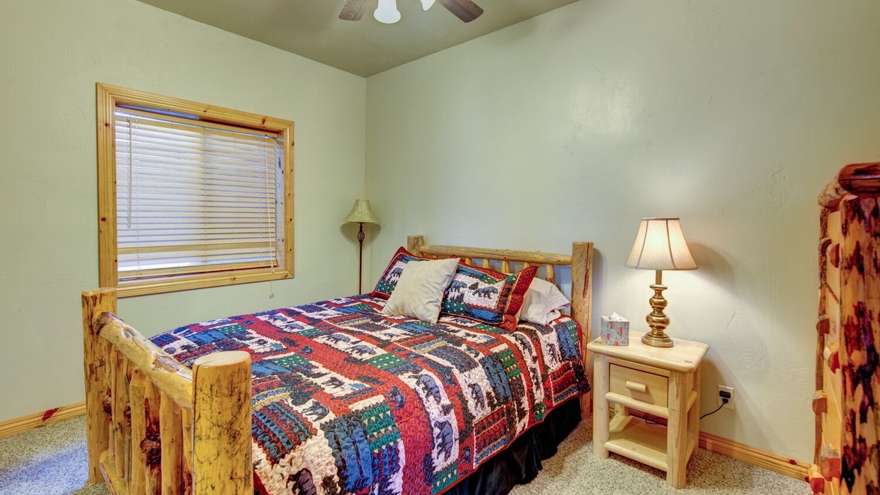 Photo of Bedroom in Mammoth Creek