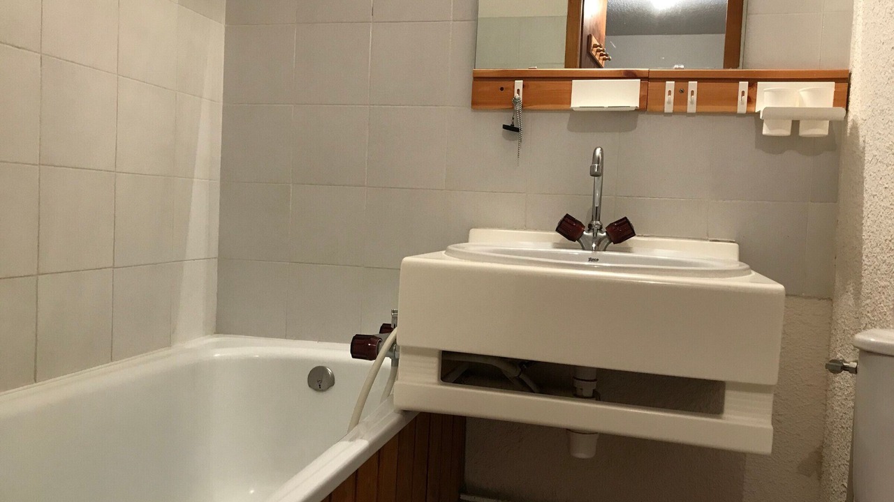 Photo of Bathroom in Demi-Quartier