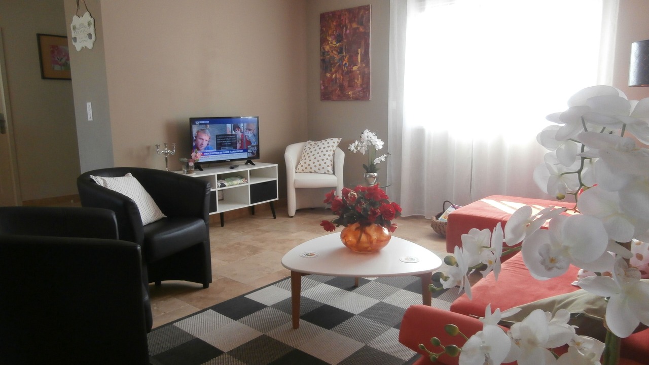 Photo of Livingroom in Saint Alban Auriolles