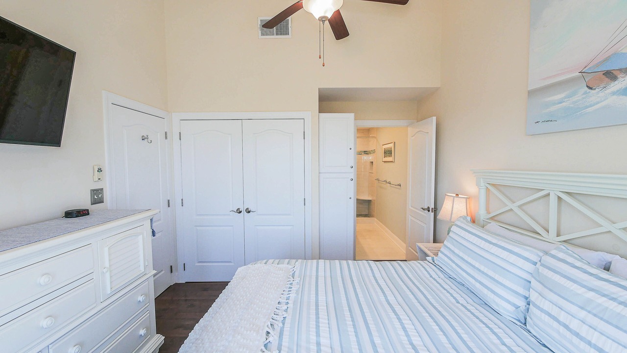 Photo of Bedroom in Avalon