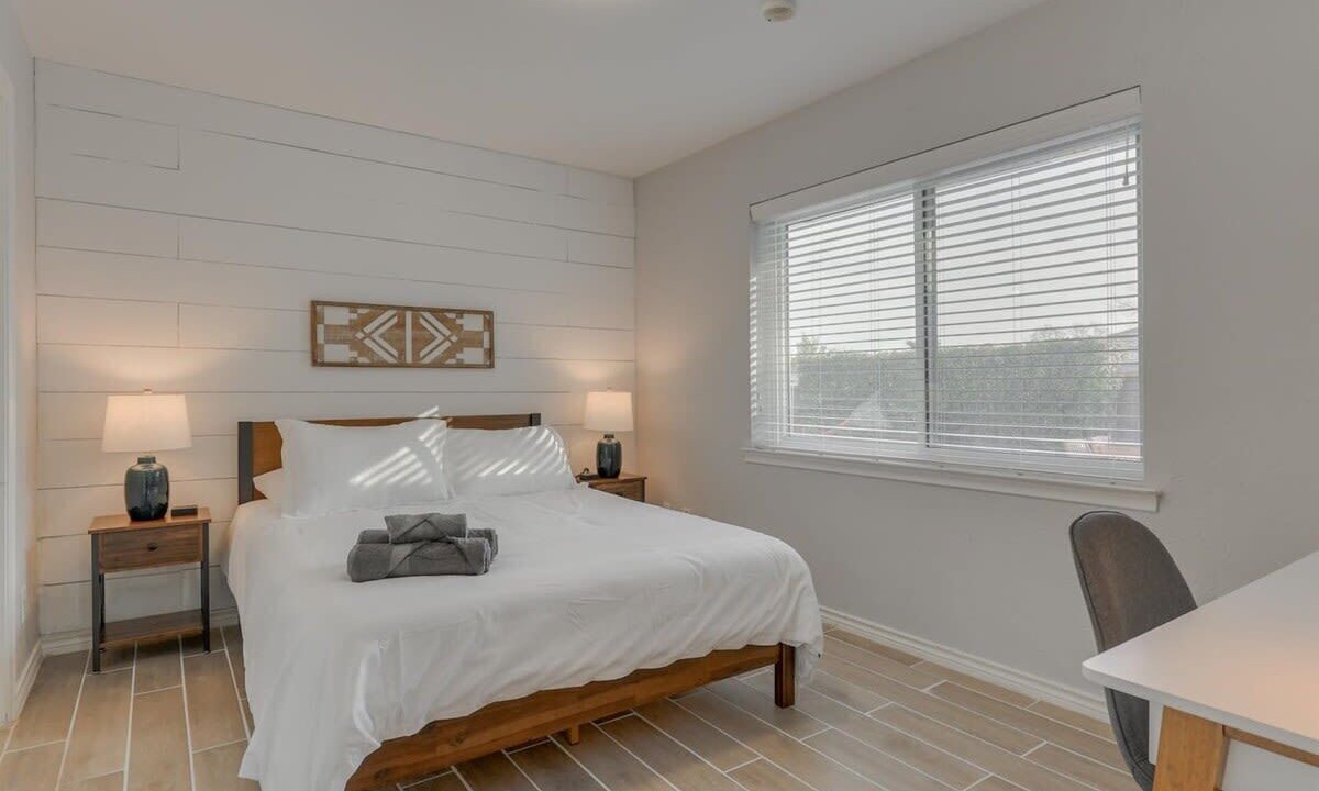 Photo of Bedroom in Garland