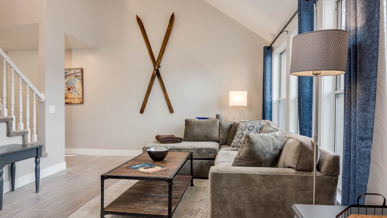 Photo of Livingroom in Cottonwood Heights