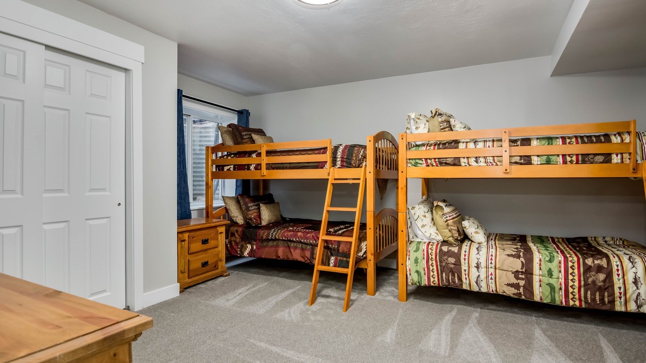 Photo of Bedroom in Cottonwood Heights