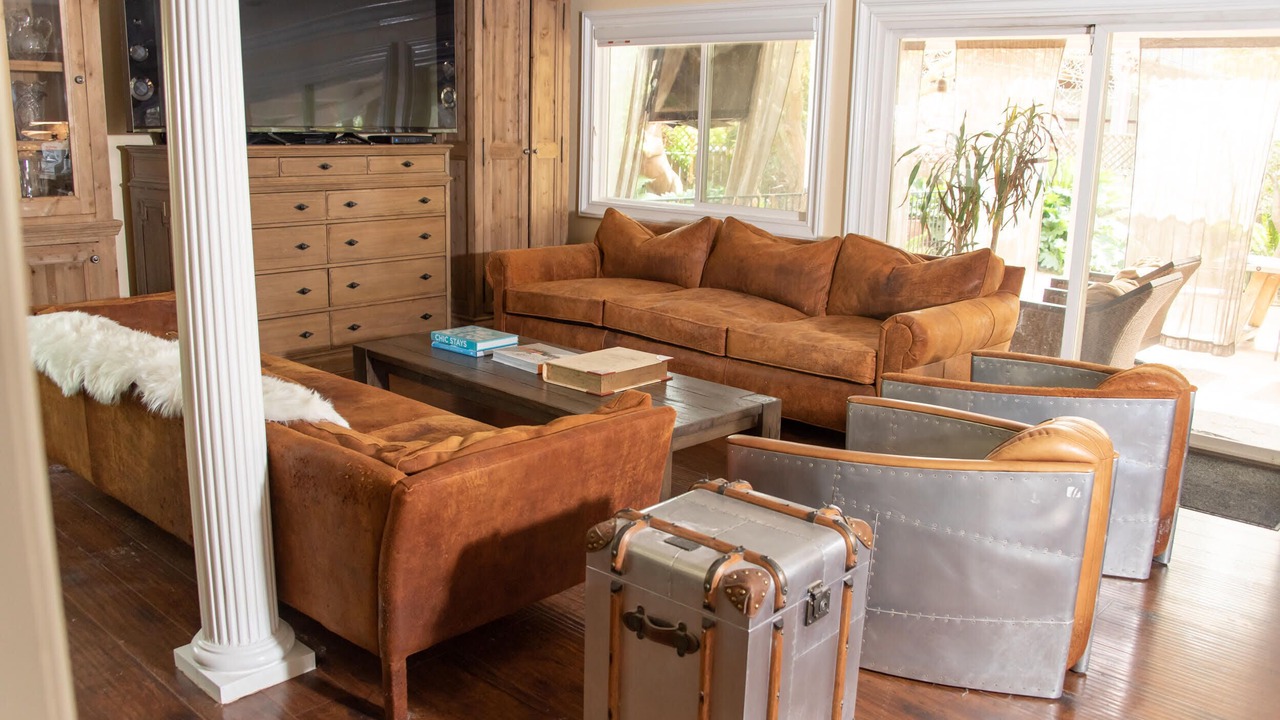 Photo of Livingroom in Hood