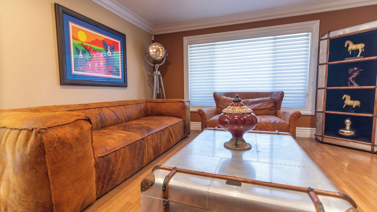 Photo of Livingroom in Hood