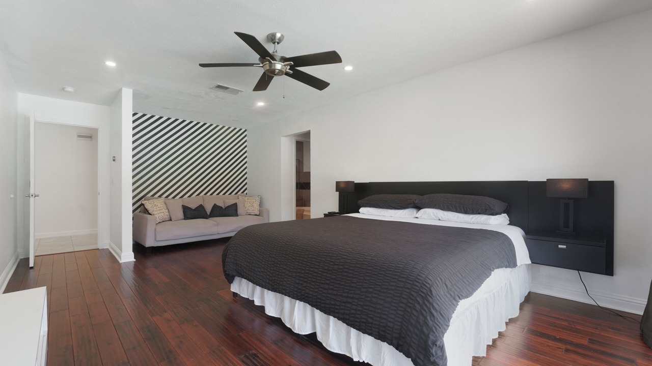 Photo of Bedroom in Lake Highlands