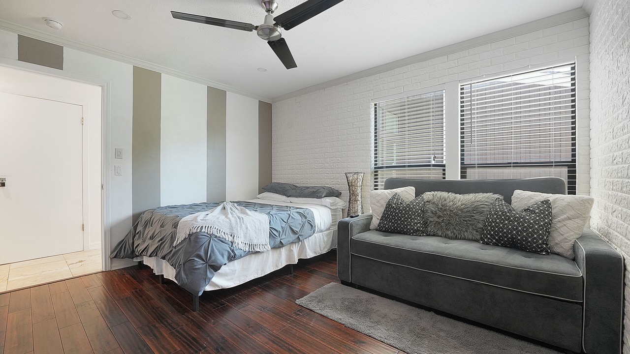 Photo of Bedroom in Lake Highlands