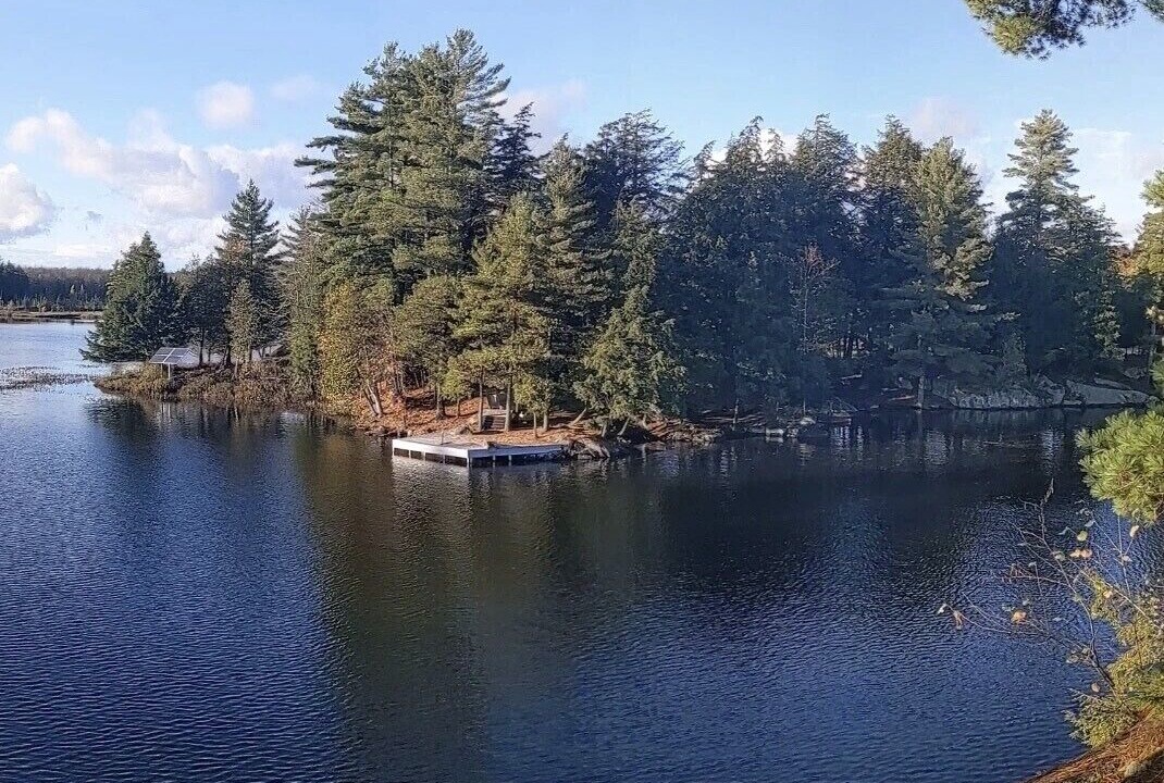 Photo of Others in Broadbent
