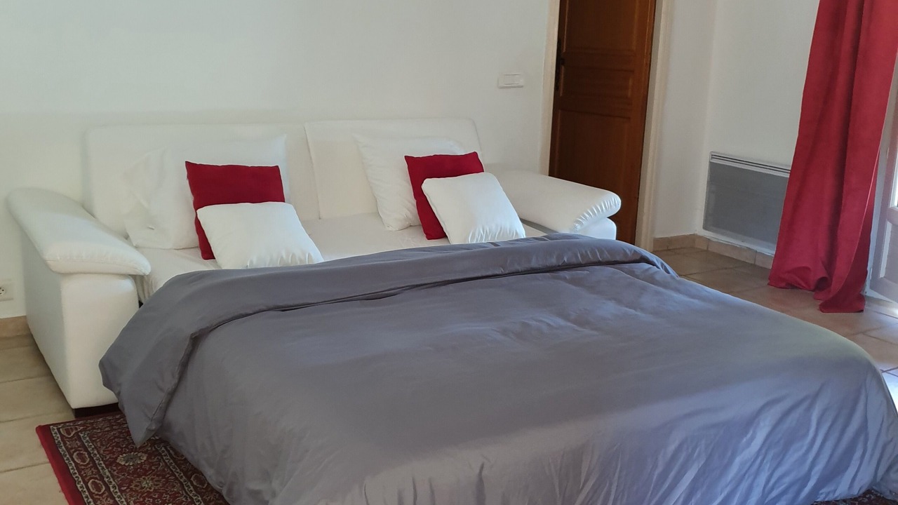 Photo of Bedroom in Boisseron