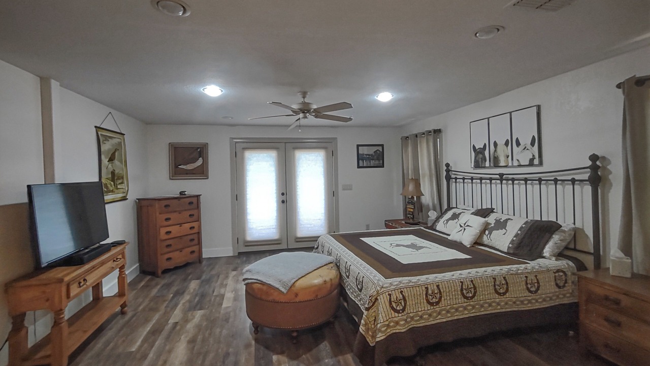 Photo of Bedroom in Edom