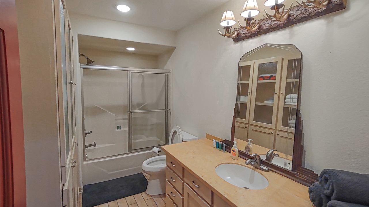 Photo of Bathroom in Edom