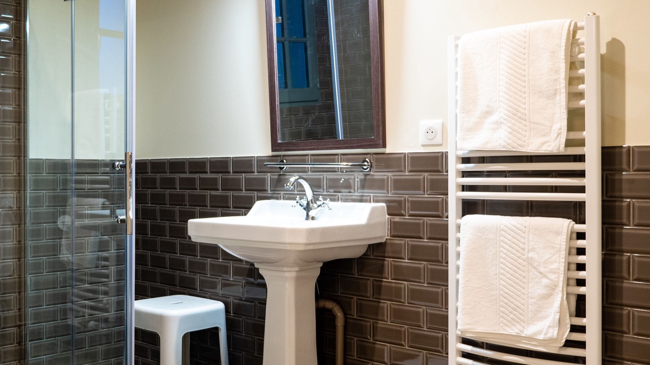 Photo of Bathroom in Nogent-le-Roi