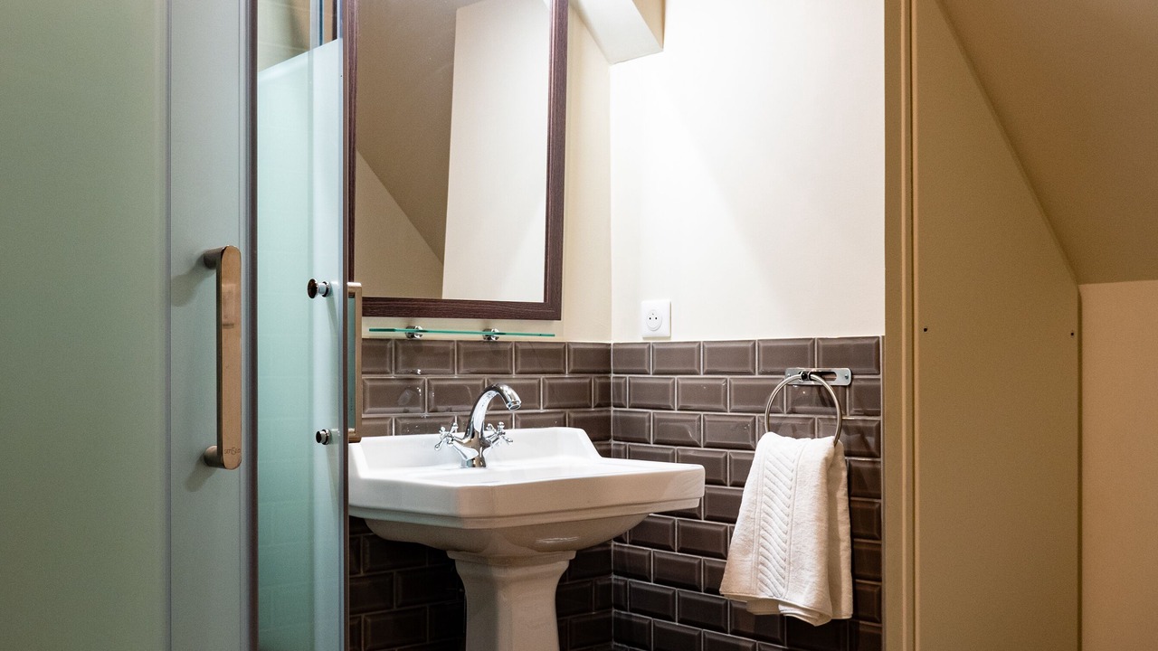 Photo of Bathroom in Nogent-le-Roi