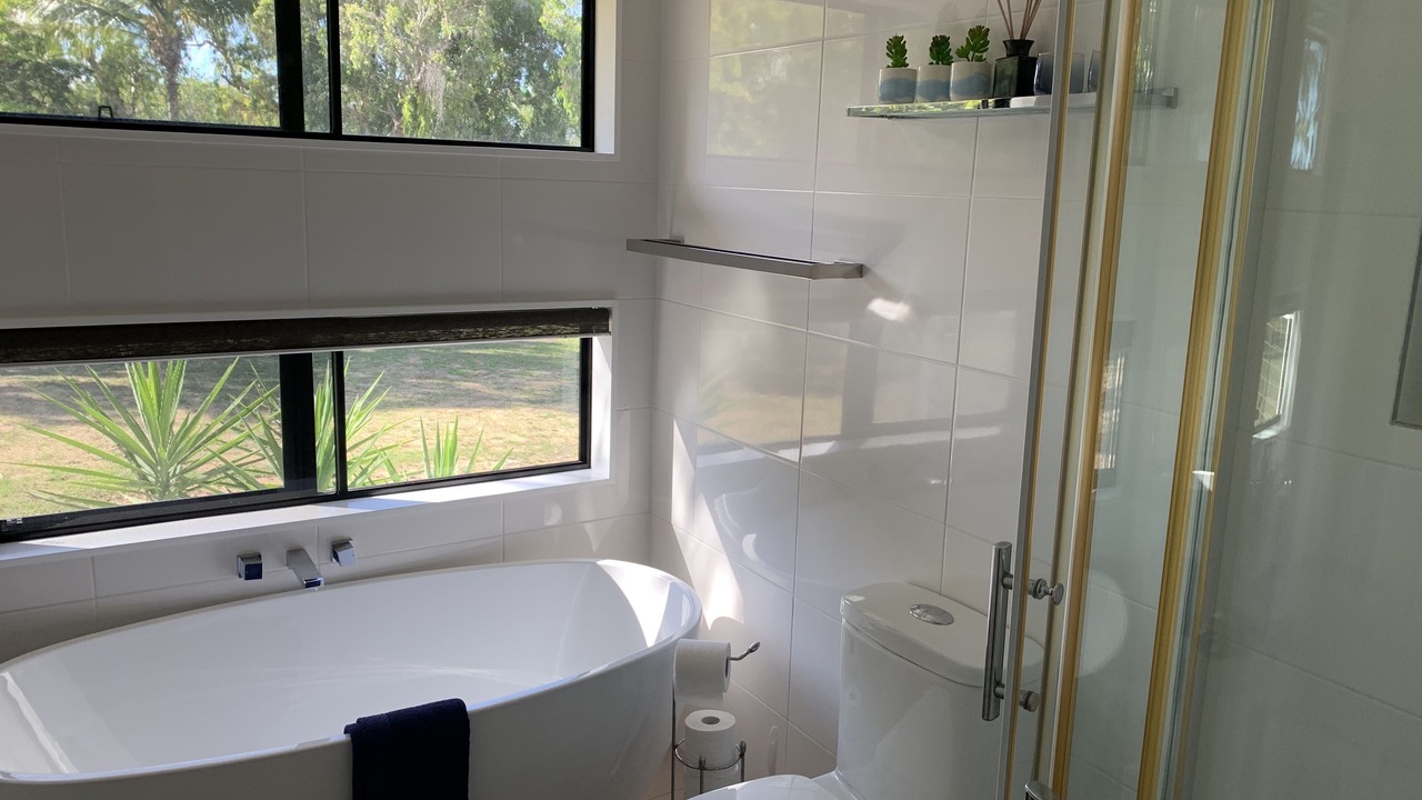 Photo of Bathroom in Rollingstone