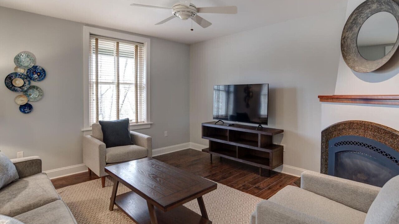 Photo of Livingroom in Asheville