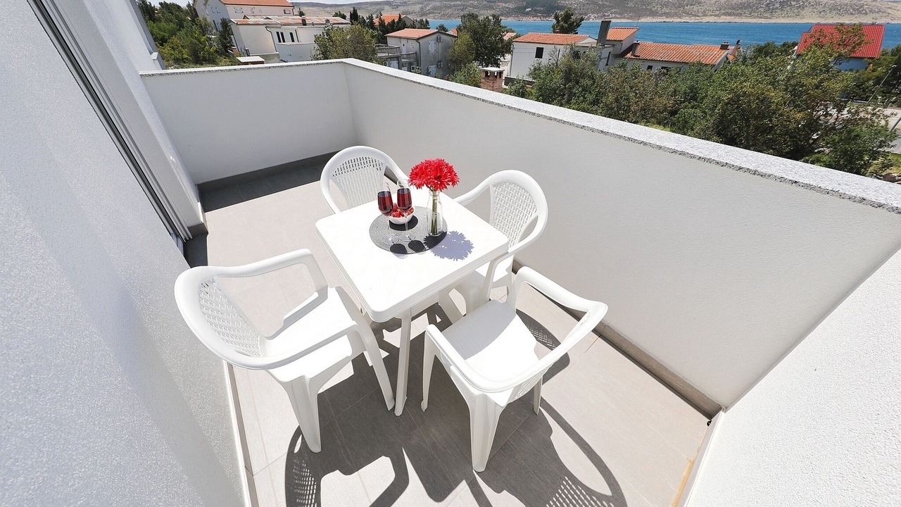 Photo of Outdoor in Seline