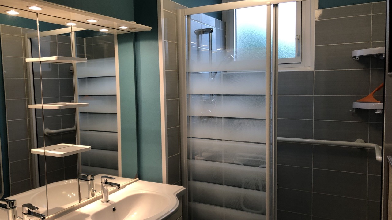 Photo of Bathroom in Herouville-Saint-Clair
