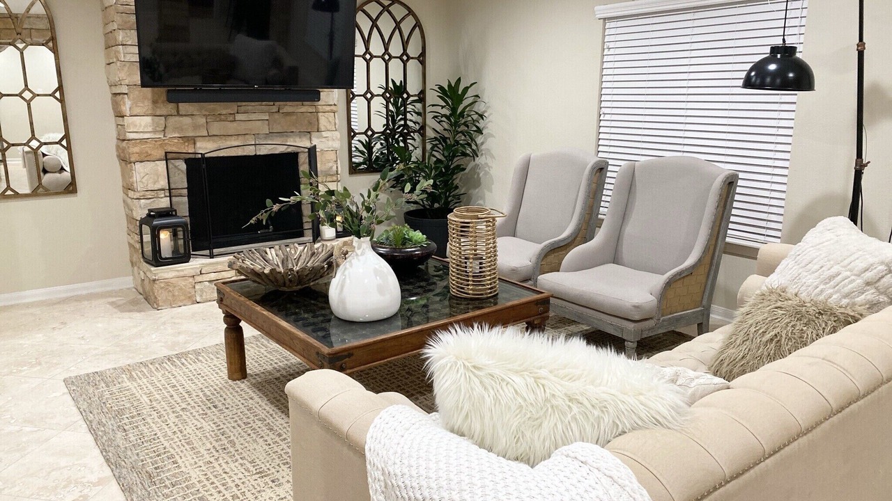 Photo of Livingroom in Westbury
