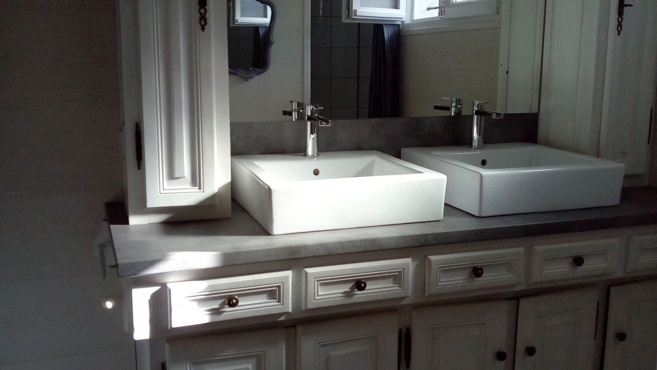 Photo of Bathroom in Woignarue
