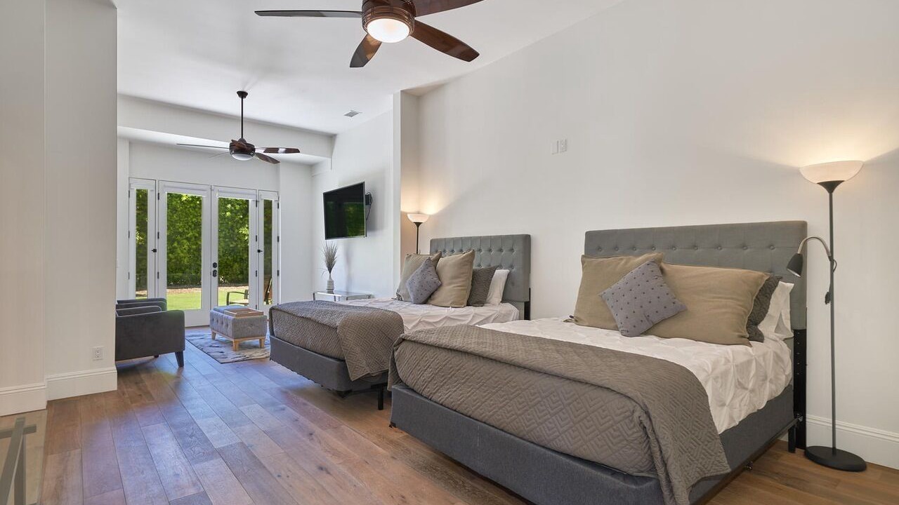 Photo of Bedroom in The Movie Colony