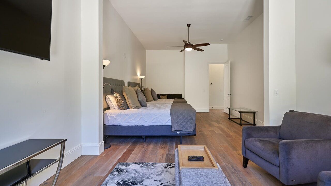 Photo of Bedroom in The Movie Colony