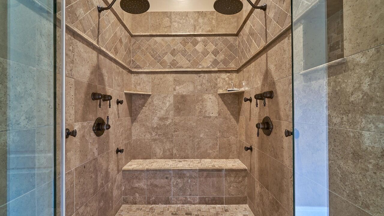 Photo of Bathroom in The Movie Colony