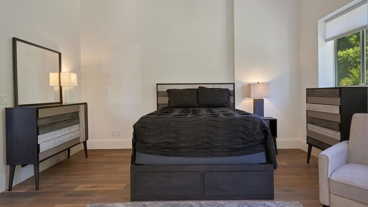 Photo of Bedroom in The Movie Colony