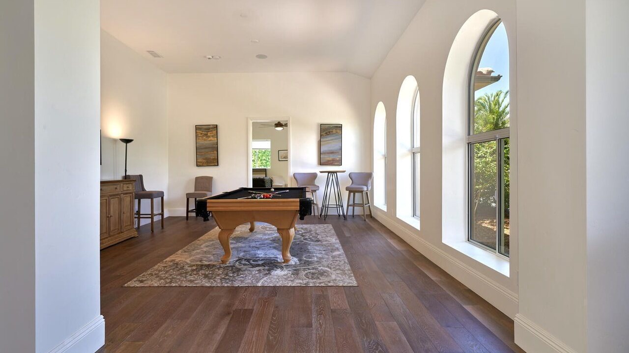 Photo of Bedroom in The Movie Colony