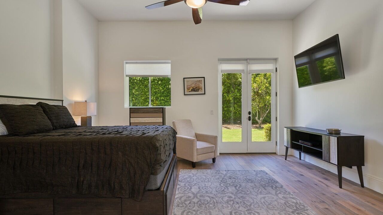 Photo of Bedroom in The Movie Colony