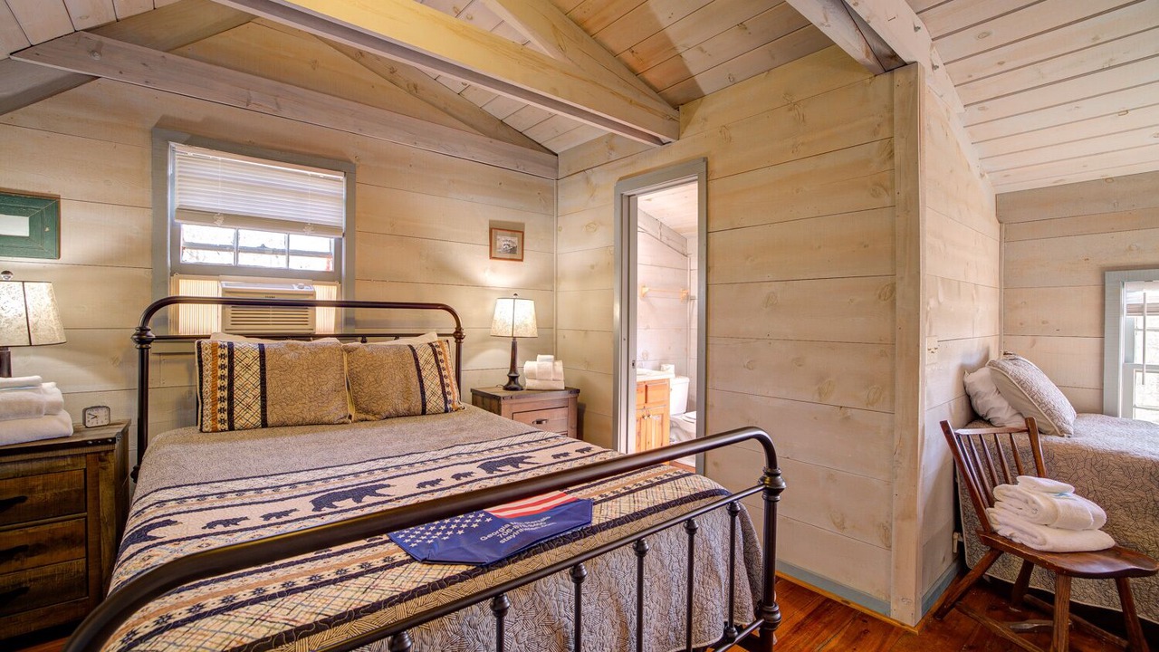 Photo of Bedroom in Helen