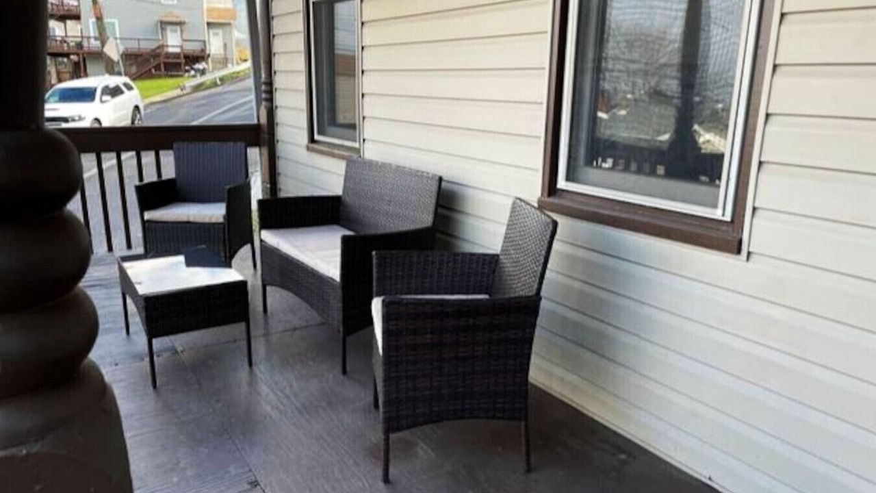 Photo of Patio Balcony in South Side Slopes