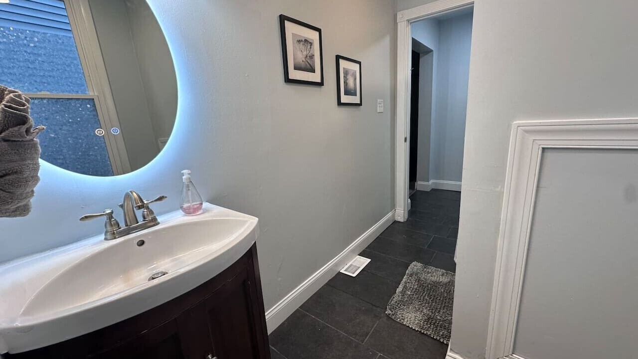 Photo of Bathroom in South Side Slopes