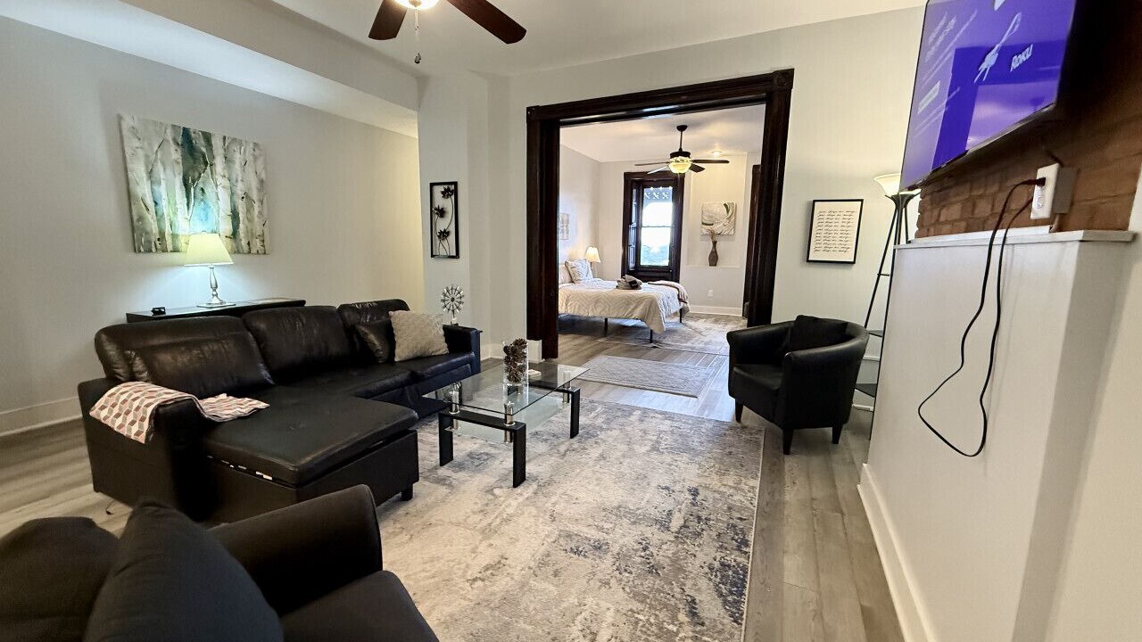 Photo of Livingroom in South Side Slopes