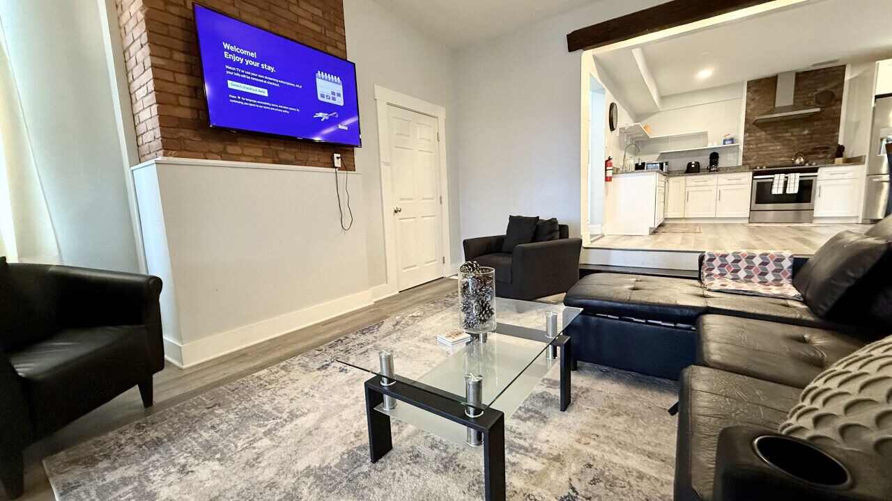 Photo of Livingroom in South Side Slopes