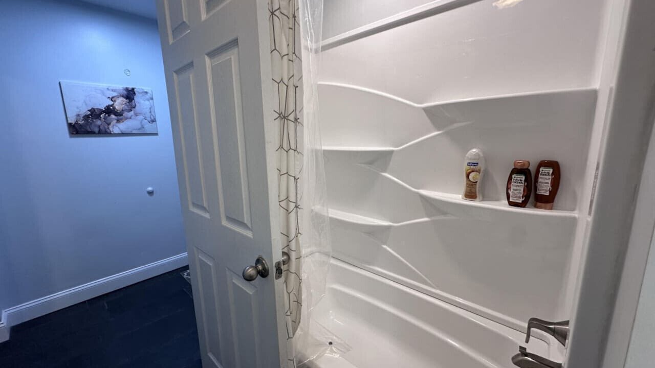 Photo of Bathroom in South Side Slopes