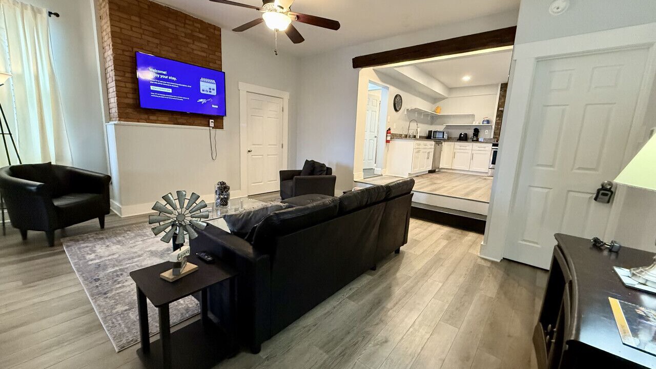 Photo of Livingroom in South Side Slopes