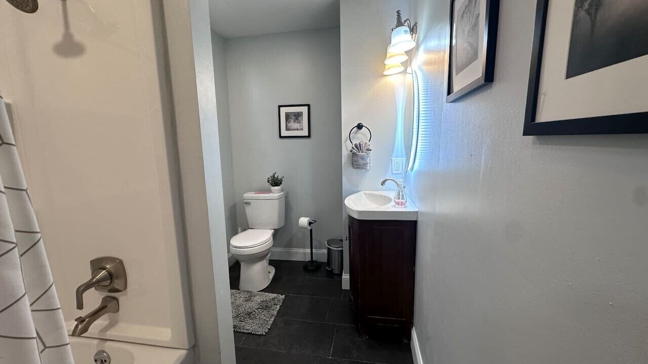 Photo of Bathroom in South Side Slopes