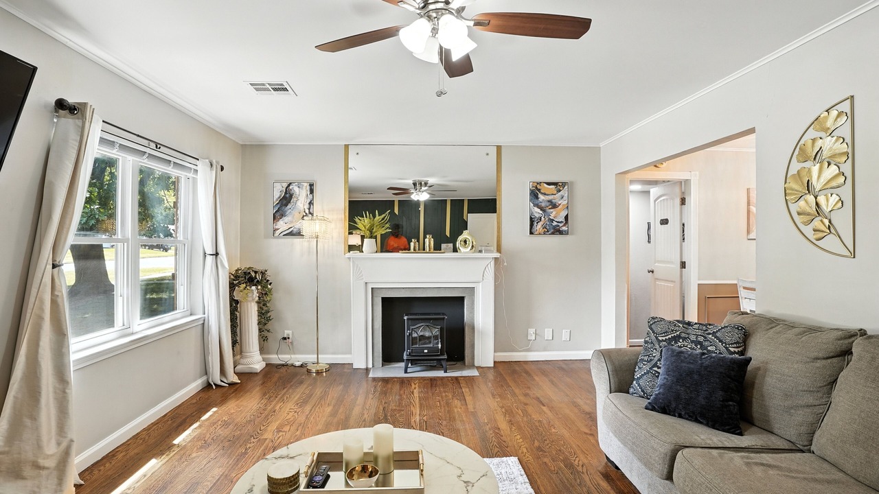 Photo of Livingroom in Tulsa