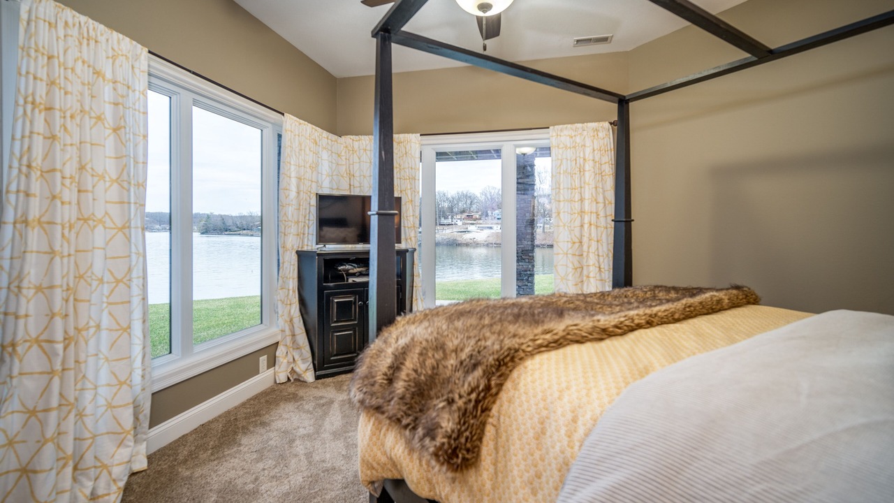 Photo of Bedroom in Sunrise Beach