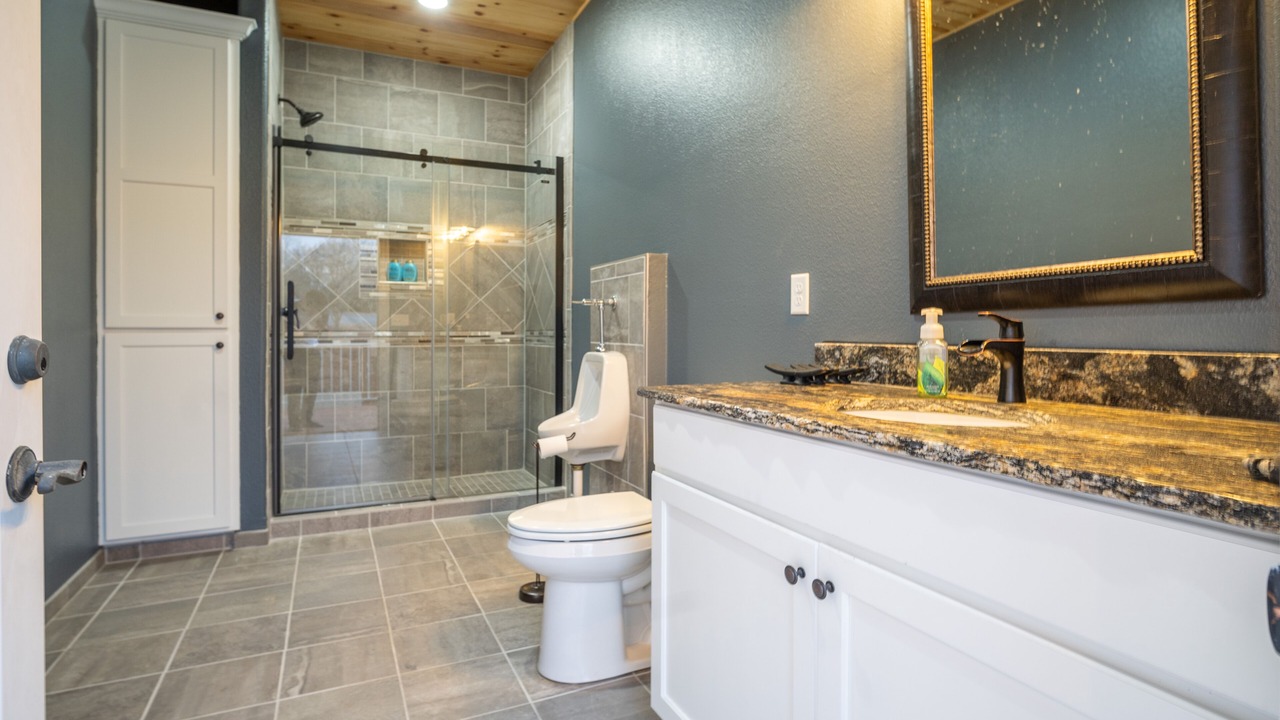Photo of Bathroom in Sunrise Beach