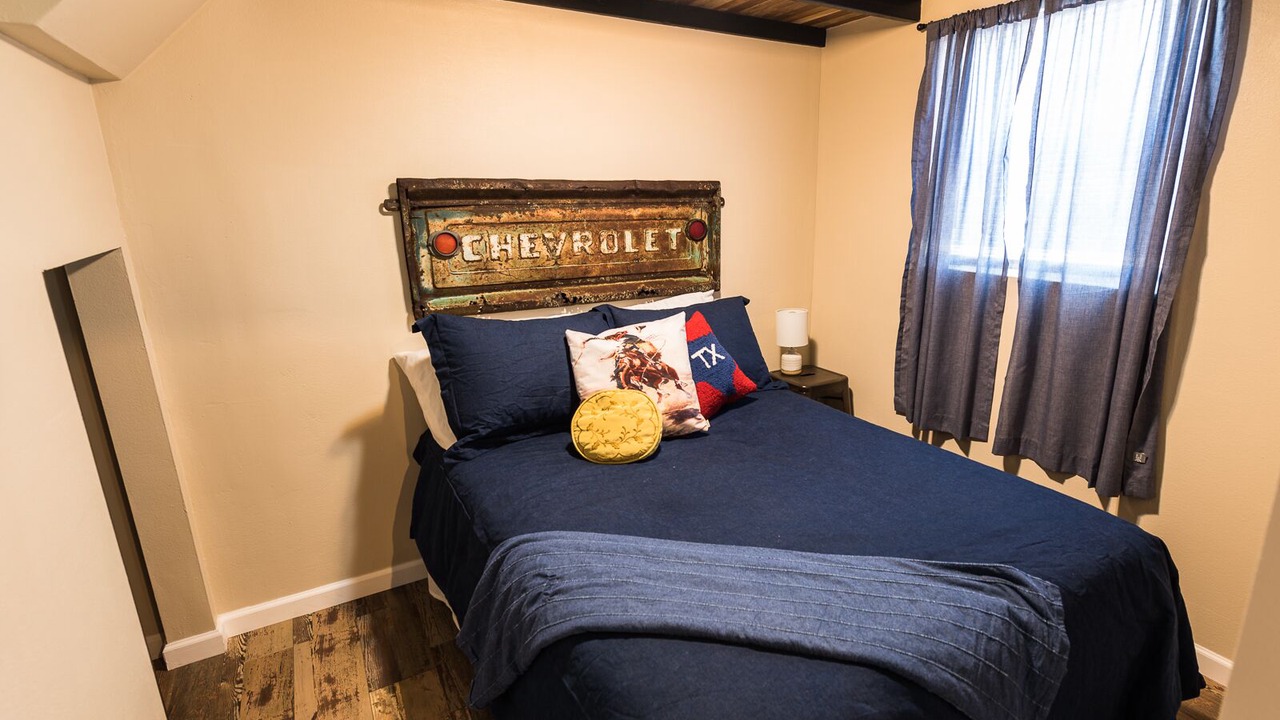 Photo of Bedroom in Round Top