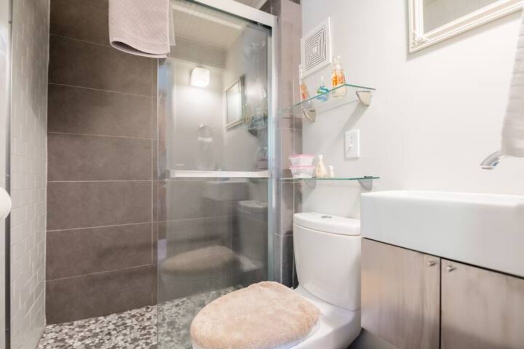 Photo of Bathroom in Shoreline West