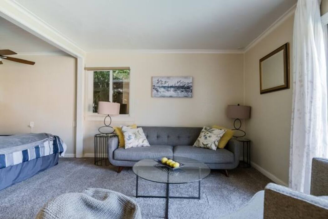 Photo of Livingroom in Shoreline West
