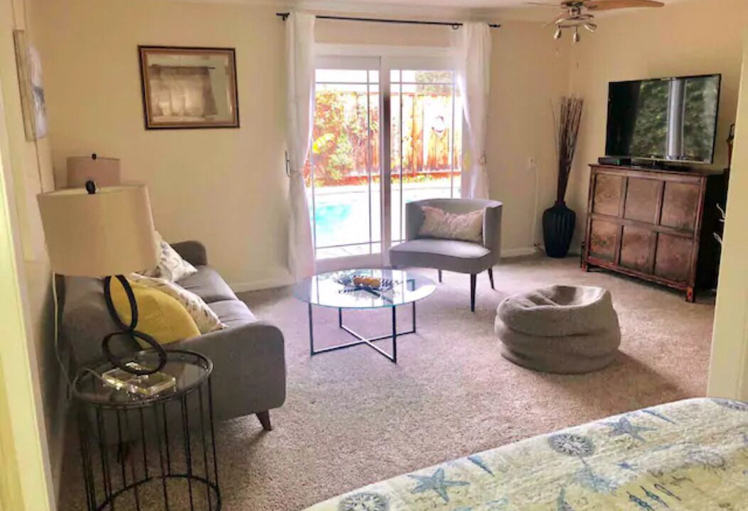 Photo of Livingroom in Shoreline West