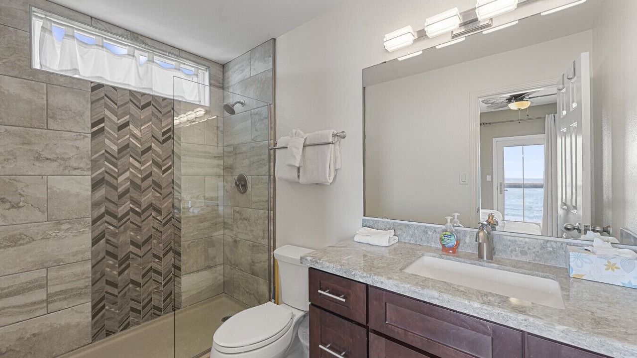 Photo of Bathroom in Sands Of Kahala Beach
