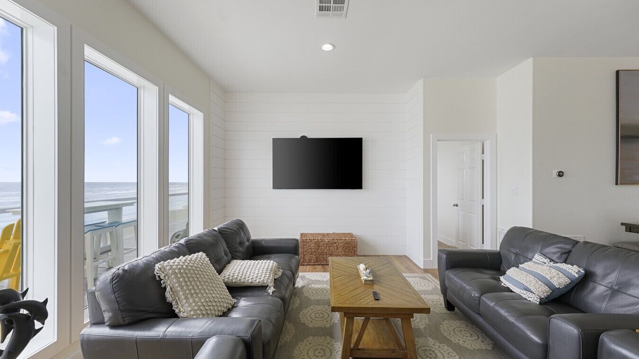 Photo of Livingroom in Sands Of Kahala Beach