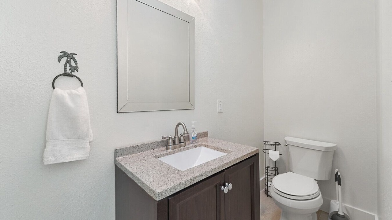 Photo of Bathroom in Sands Of Kahala Beach