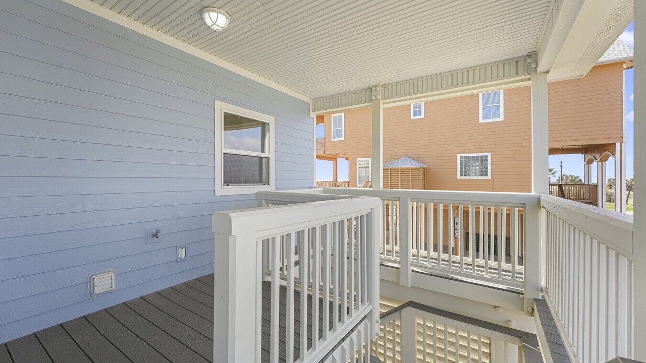 Photo of Patio Balcony in Sands Of Kahala Beach