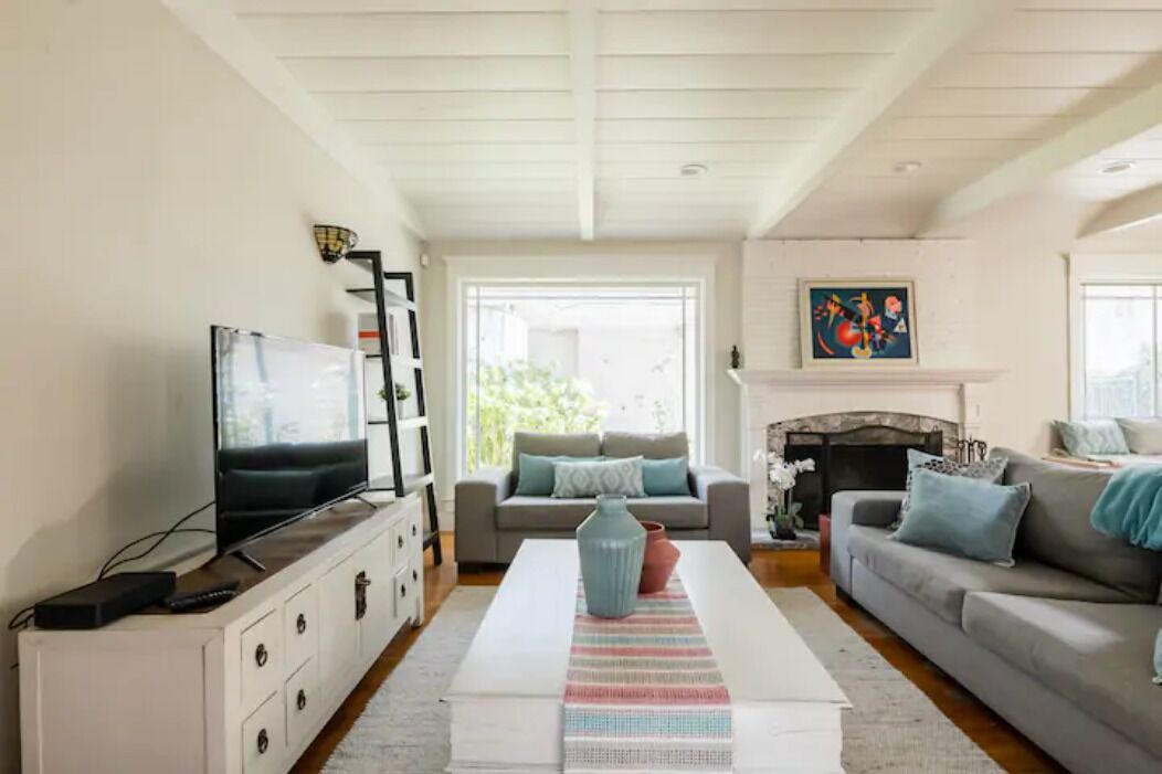 Photo of Livingroom in Shoreline West